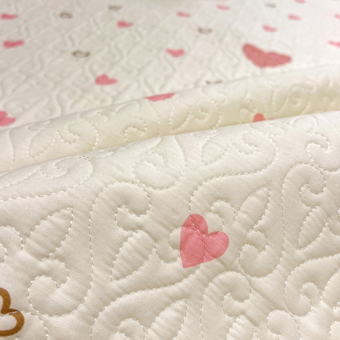 91家纺网 家纺一手货源 找家纺 羽爱家纺 2025新款舒适可定制全棉防滑床盖软席心心相恋