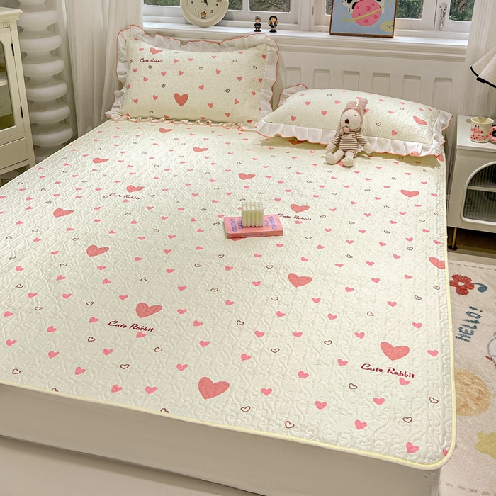 91家纺网 家纺一手货源 找家纺 羽爱家纺 2025新款舒适可定制全棉防滑床盖软席心心相恋