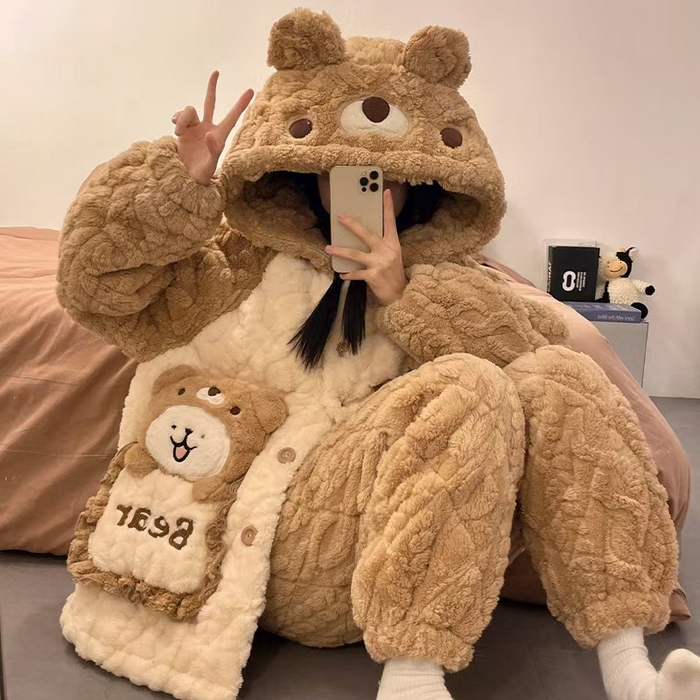 91家纺网 家纺一手货源 找家纺 （总）洛兰沙家居馆 2025秋冬新款睡衣女珊瑚绒三层夹棉卡通可爱加厚加绒保暖家居服套装 