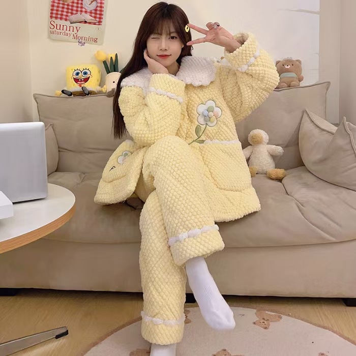 91家纺网 家纺一手货源 找家纺 （总）洛兰沙家居馆 2025秋冬新款睡衣女珊瑚绒三层夹棉卡通可爱加厚加绒保暖家居服套装 