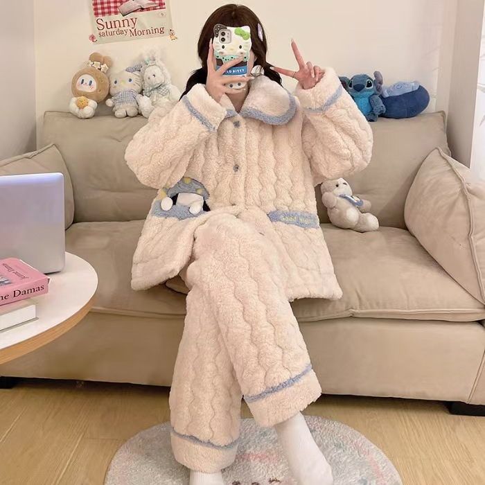 91家纺网 家纺一手货源 找家纺 （总）洛兰沙家居馆 2025秋冬新款睡衣女珊瑚绒三层夹棉卡通可爱加厚加绒保暖家居服套装 