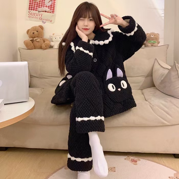 91家纺网 家纺一手货源 找家纺 （总）洛兰沙家居馆 2025秋冬新款睡衣女珊瑚绒三层夹棉卡通可爱加厚加绒保暖家居服套装 