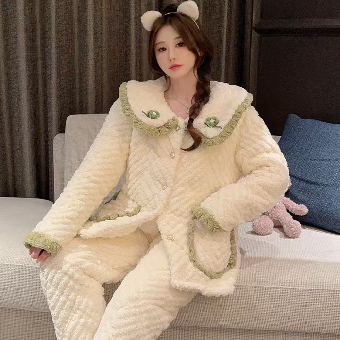 91家纺网 家纺一手货源 找家纺 （总）洛兰沙家居馆 2025秋冬新款睡衣女珊瑚绒三层夹棉卡通可爱加厚加绒保暖家居服套装 