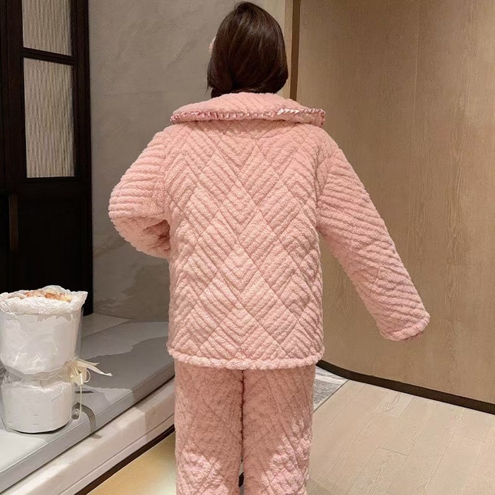 91家纺网 家纺一手货源 找家纺 （总）洛兰沙家居馆 2025秋冬新款睡衣女珊瑚绒三层夹棉卡通可爱加厚加绒保暖家居服套装 