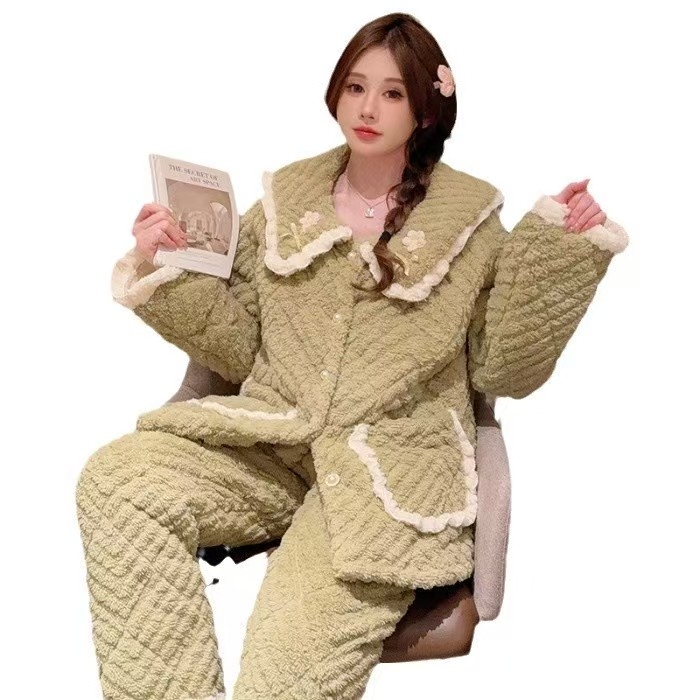 91家纺网 家纺一手货源 找家纺 （总）洛兰沙家居馆 2025秋冬新款睡衣女珊瑚绒三层夹棉卡通可爱加厚加绒保暖家居服套装 