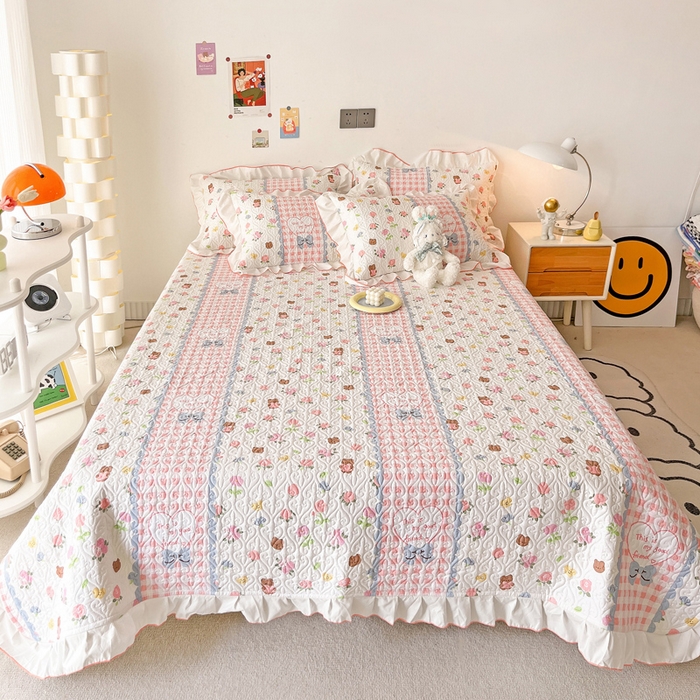 91家纺网 家纺一手货源 找家纺 羽爱家纺 2025新款全棉防滑花边床盖情话微甜