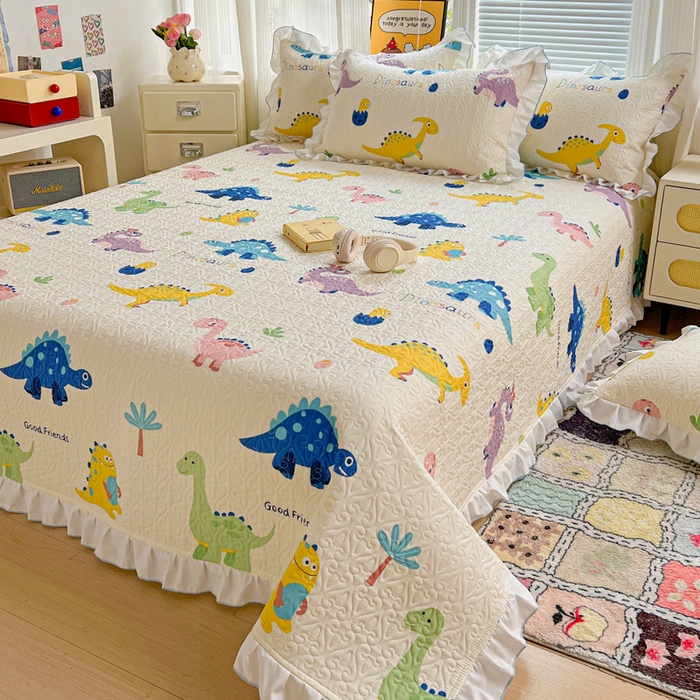 91家纺网 家纺一手货源 找家纺 羽爱家纺 2025新款全棉防滑花边床盖百变恐龙