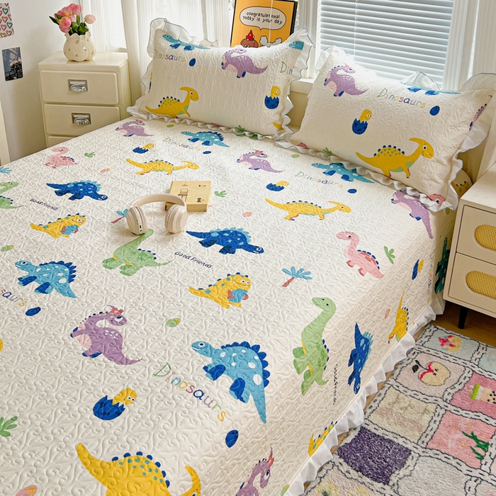 91家纺网 家纺一手货源 找家纺 羽爱家纺 2025新款全棉防滑花边床盖百变恐龙