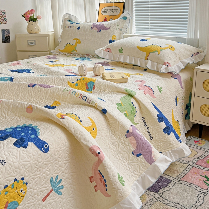 91家纺网 家纺一手货源 找家纺 羽爱家纺 2025新款全棉防滑花边床盖百变恐龙