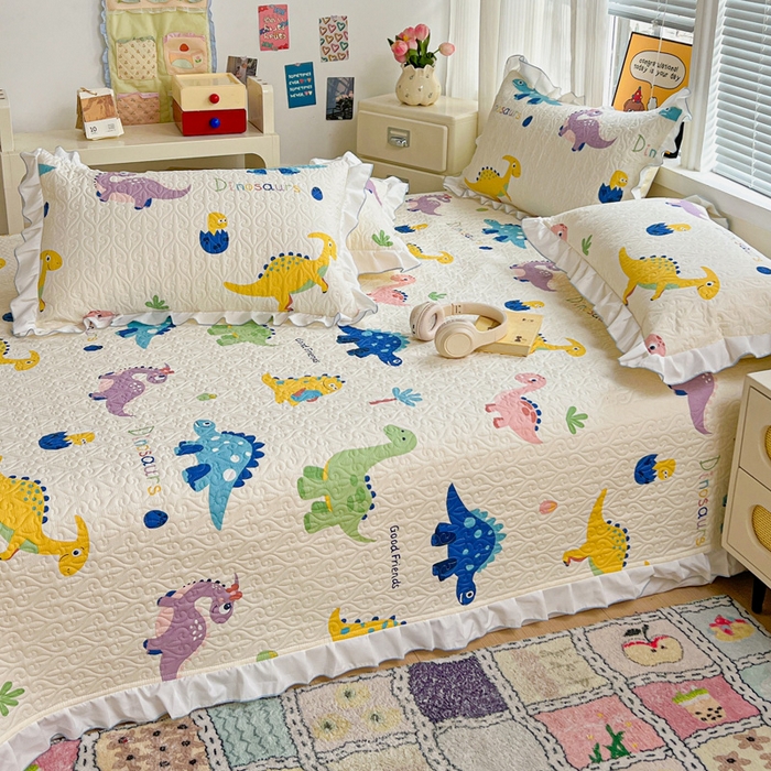 91家纺网 家纺一手货源 找家纺 羽爱家纺 2025新款全棉防滑花边床盖百变恐龙