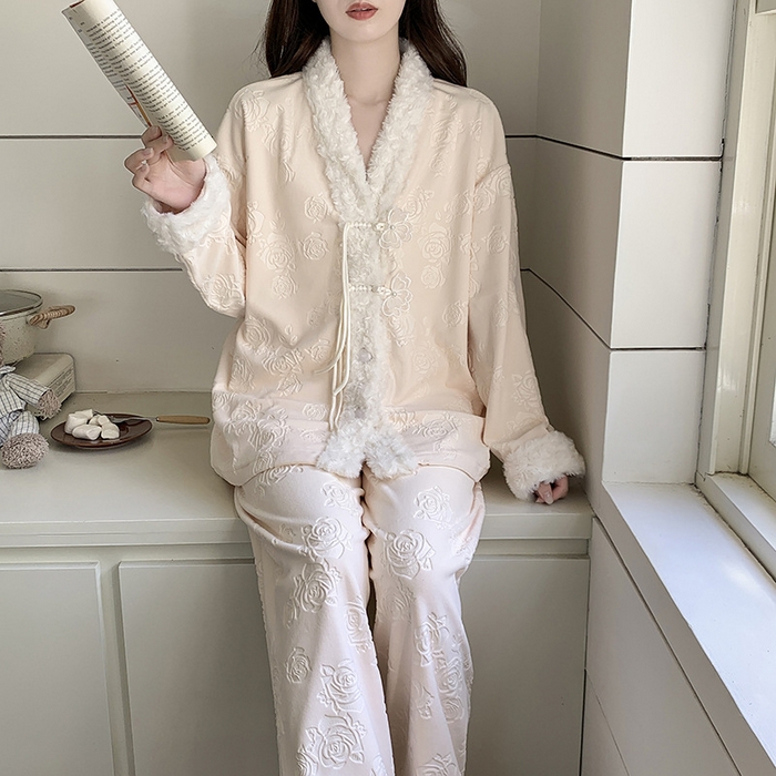 91家纺网 家纺一手货源 找家纺 （总）洛兰沙家居馆 2025新款海岛绒保暖新中式国风女款珊瑚绒冬季家居服