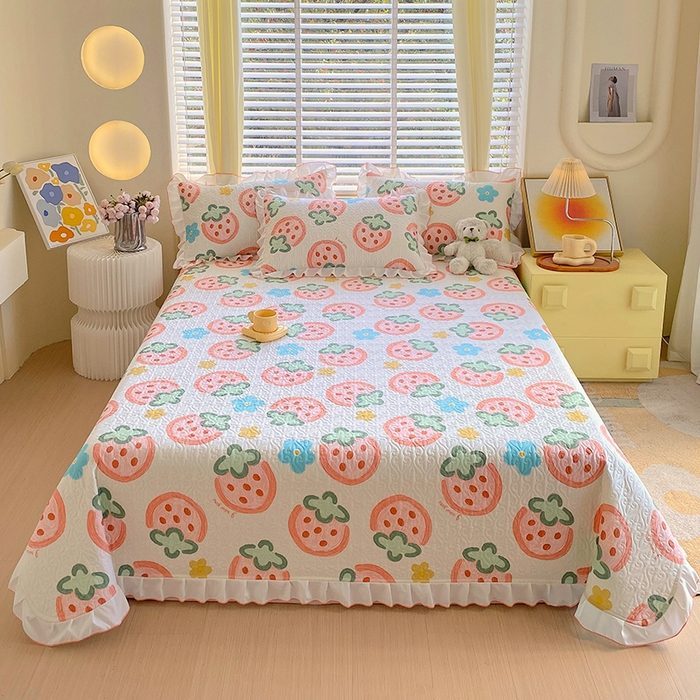 91家纺网 家纺一手货源 找家纺 羽爱家纺 2025新款全棉防滑花边床盖草莓心情