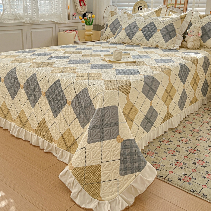 91家纺网 家纺一手货源 找家纺 羽爱家纺 2025新款全棉防滑花边床盖格韵