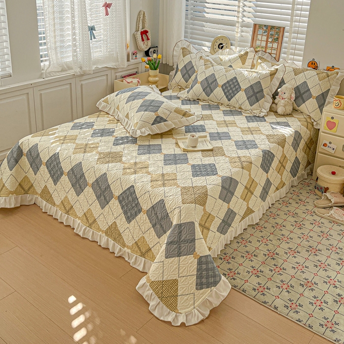 91家纺网 家纺一手货源 找家纺 羽爱家纺 2025新款全棉防滑花边床盖格韵