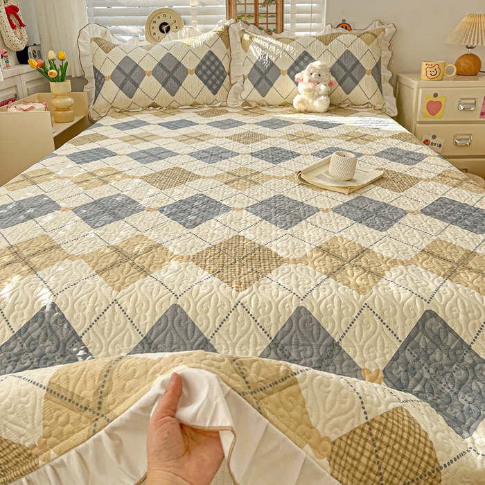 91家纺网 家纺一手货源 找家纺 羽爱家纺 2025新款全棉防滑花边床盖格韵