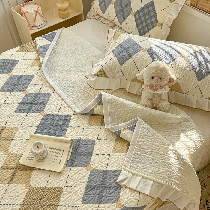 91家纺网 家纺一手货源 找家纺 羽爱家纺 2025新款全棉防滑花边床盖格韵