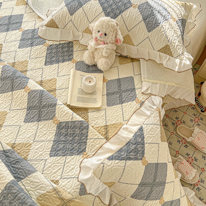 91家纺网 家纺一手货源 找家纺 羽爱家纺 2025新款全棉防滑花边床盖格韵