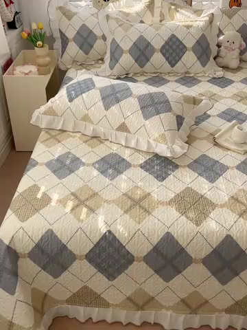 91家纺网 家纺一手货源 找家纺 羽爱家纺 2025新款全棉防滑花边床盖格韵