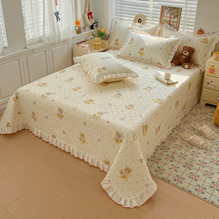 91家纺网 家纺一手货源 找家纺 羽爱家纺 2025新款全棉防滑花边床盖快乐熊