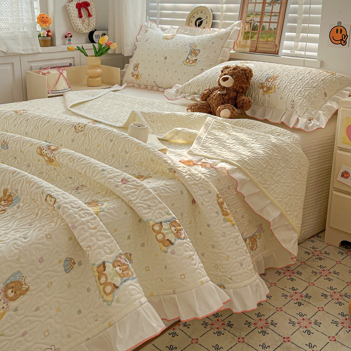 91家纺网 家纺一手货源 找家纺 羽爱家纺 2025新款全棉防滑花边床盖快乐熊