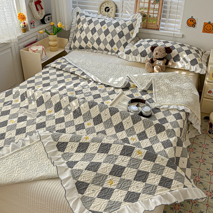 91家纺网 家纺一手货源 找家纺 羽爱家纺 2025新款全棉防滑花边床盖菱形世界