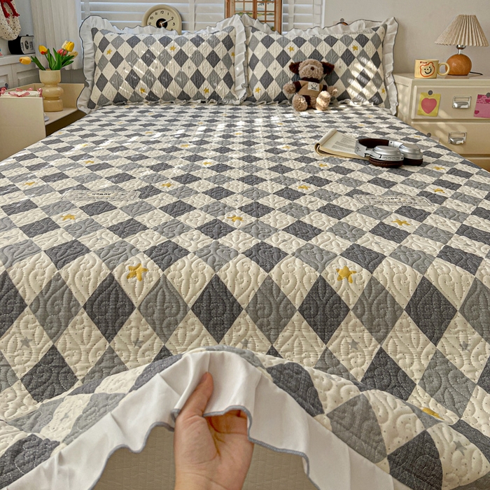 91家纺网 家纺一手货源 找家纺 羽爱家纺 2025新款全棉防滑花边床盖菱形世界