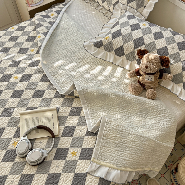 91家纺网 家纺一手货源 找家纺 羽爱家纺 2025新款全棉防滑花边床盖菱形世界