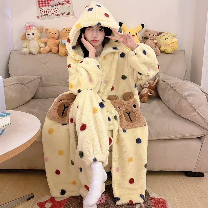 91家纺网 家纺一手货源 找家纺 （总）洛兰沙家居馆 2025新款珊瑚绒睡袍女款秋冬季天卡通可爱连帽睡衣加绒加厚保暖家居服套装