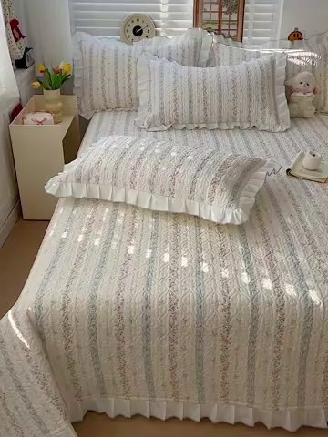 91家纺网 家纺一手货源 找家纺 羽爱家纺 2025新款全棉防滑花边床盖轻悠花梦