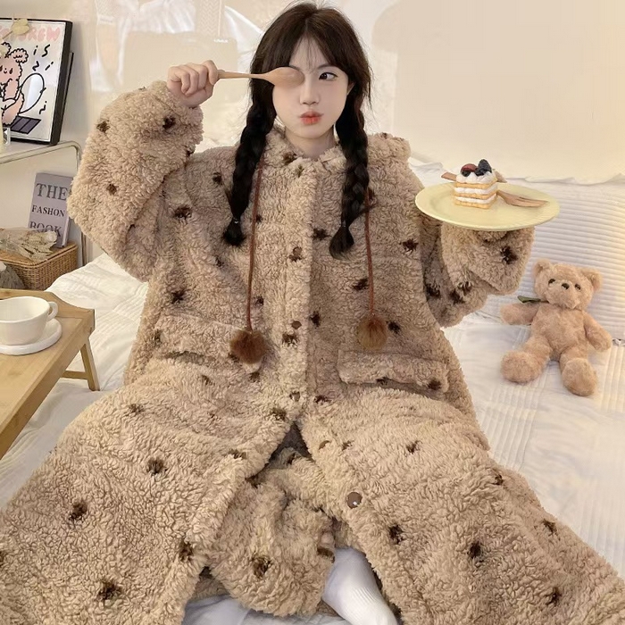 91家纺网 家纺一手货源 找家纺 （总）洛兰沙家居馆 2025新款珊瑚绒睡袍女款秋冬季天卡通可爱连帽睡衣加绒加厚保暖家居服套装