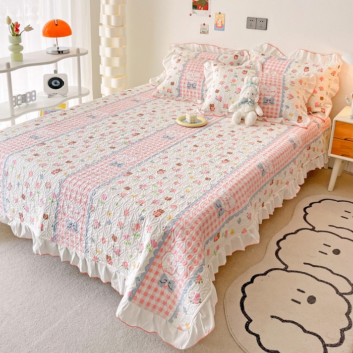 91家纺网 家纺一手货源 找家纺 羽爱家纺 2025新款全棉防滑花边床盖情话微甜