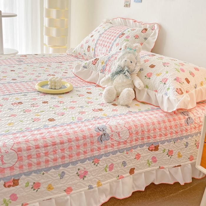 91家纺网 家纺一手货源 找家纺 羽爱家纺 2025新款全棉防滑花边床盖情话微甜