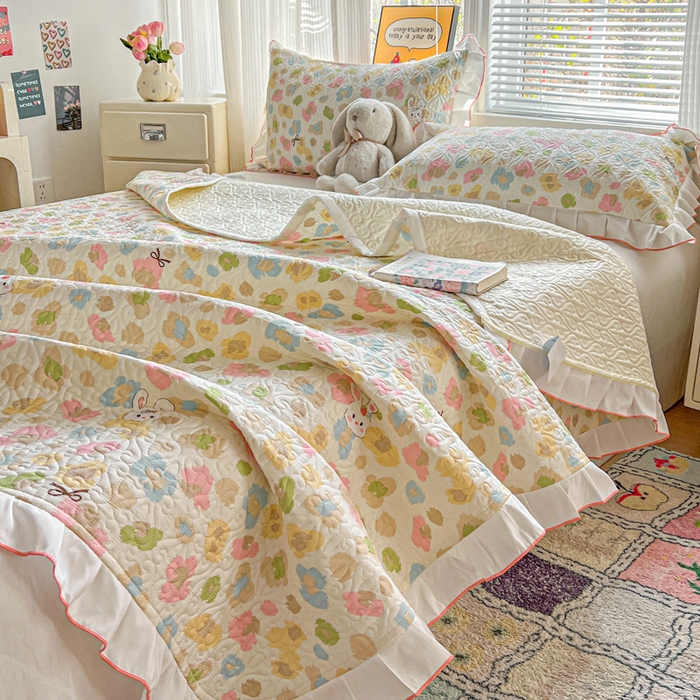 91家纺网 家纺一手货源 找家纺 羽爱家纺 2025新款全棉防滑花边床盖童年乐趣