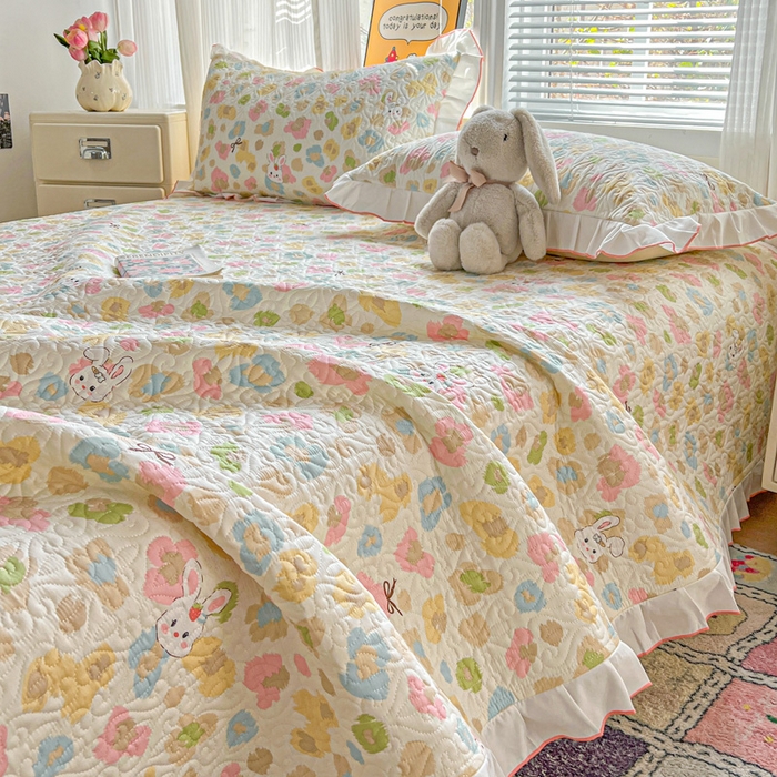 91家纺网 家纺一手货源 找家纺 羽爱家纺 2025新款全棉防滑花边床盖童年乐趣