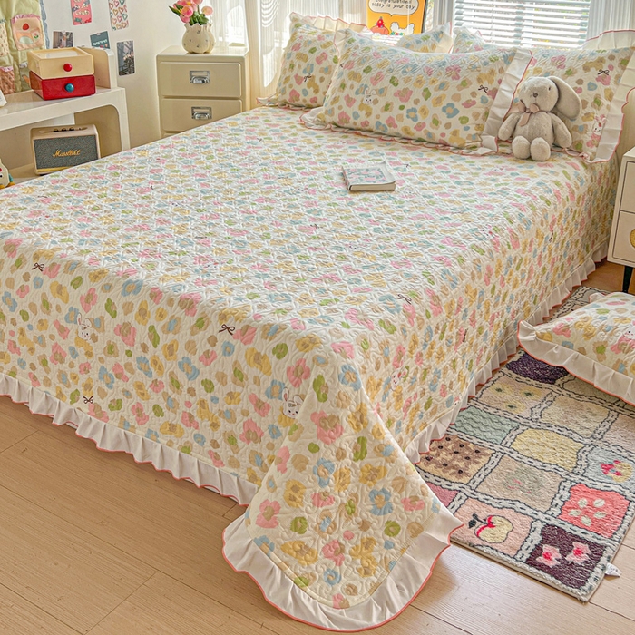 91家纺网 家纺一手货源 找家纺 羽爱家纺 2025新款全棉防滑花边床盖童年乐趣