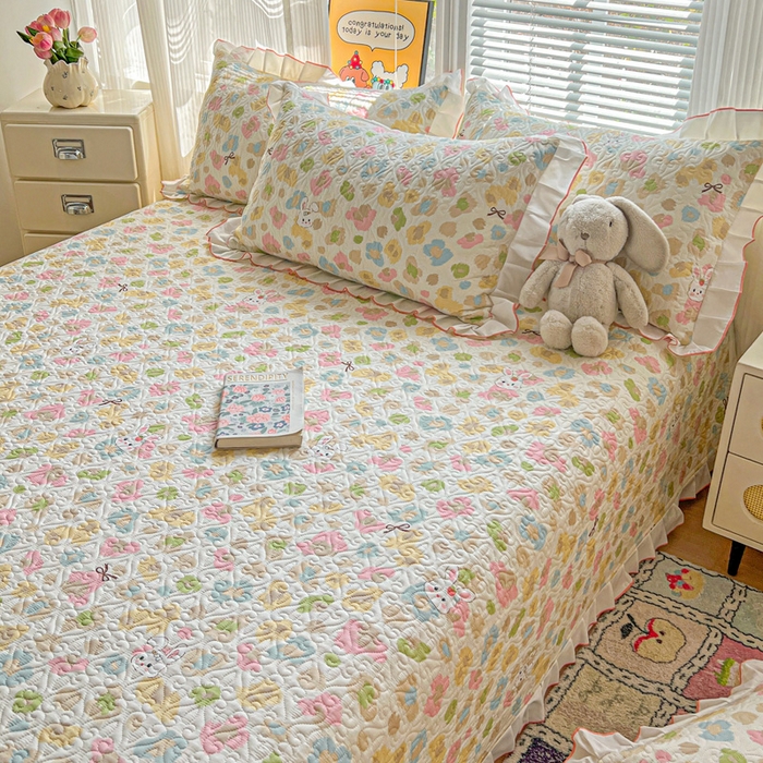 91家纺网 家纺一手货源 找家纺 羽爱家纺 2025新款全棉防滑花边床盖童年乐趣