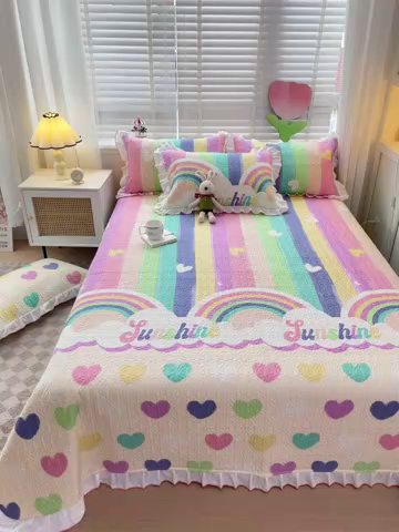 91家纺网 家纺一手货源 找家纺 羽爱家纺 2025新款全棉防滑花边床盖小彩虹