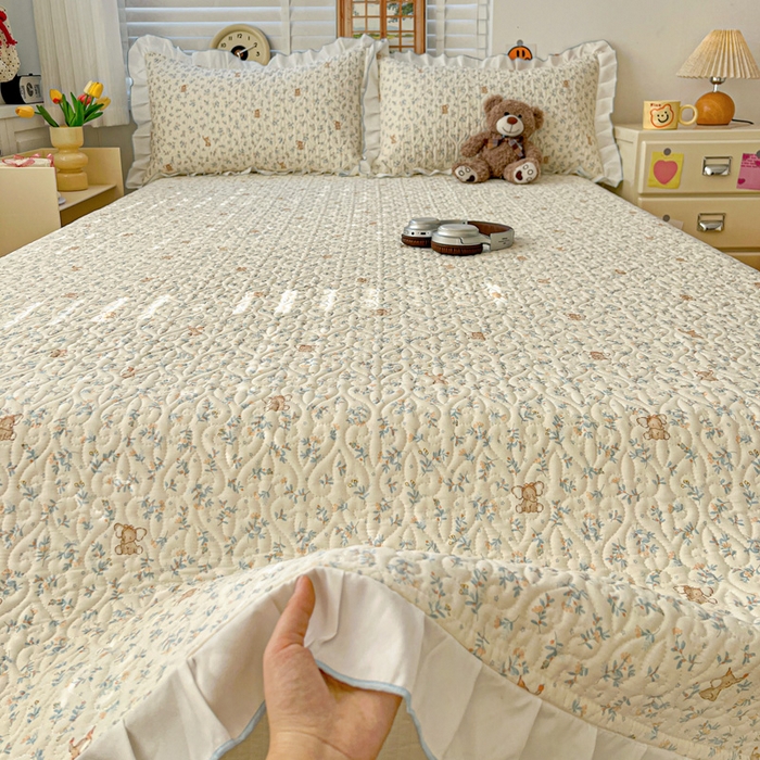 91家纺网 家纺一手货源 找家纺 羽爱家纺 2025新款全棉防滑花边床盖小飞象