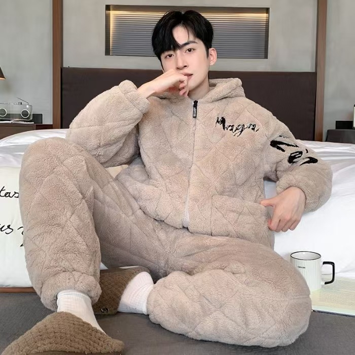 91家纺网 家纺一手货源 找家纺 （总）洛兰沙家居馆 2025新款现货男士睡衣冬季珊瑚绒拉链三层夹棉加厚加绒套装秋冬款