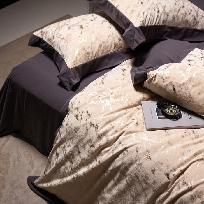 91家纺网 家纺一手货源 找家纺 金奇达家纺 2025新款【鎏金谧镜】鎏金系列-羽零™空气拉绒四件套