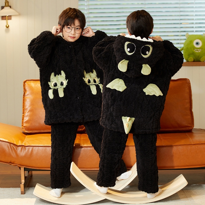 91家纺网 家纺一手货源 找家纺 （总）洛兰沙家居馆 2025新款蜡笔小新儿童睡衣男童秋冬季加厚款男孩珊瑚绒三层夹棉冬款家居服