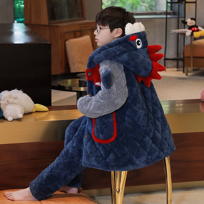 91家纺网 家纺一手货源 找家纺 （总）洛兰沙家居馆 2025新款蜡笔小新儿童睡衣男童秋冬季加厚款男孩珊瑚绒三层夹棉冬款家居服