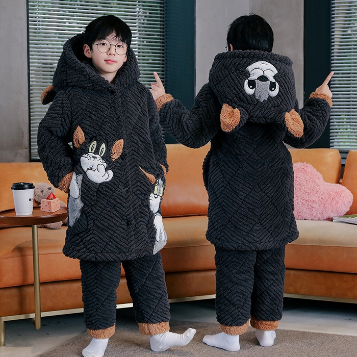 91家纺网 家纺一手货源 找家纺 （总）洛兰沙家居馆 2025新款蜡笔小新儿童睡衣男童秋冬季加厚款男孩珊瑚绒三层夹棉冬款家居服