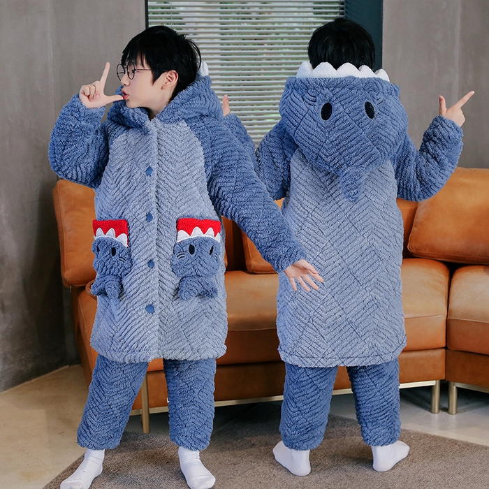 91家纺网 家纺一手货源 找家纺 （总）洛兰沙家居馆 2025新款蜡笔小新儿童睡衣男童秋冬季加厚款男孩珊瑚绒三层夹棉冬款家居服