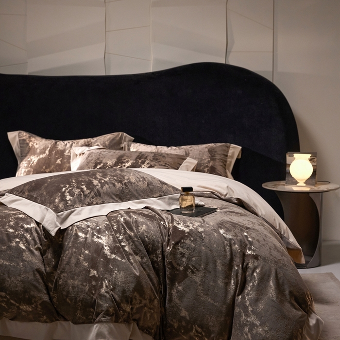 金奇达家纺 2025新款【鎏金谧镜】鎏金系列-羽零™空气拉绒四件套 鎏金谧境-摩卡棕（会员减35元）