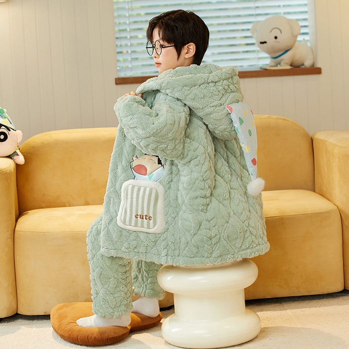 91家纺网 家纺一手货源 找家纺 （总）洛兰沙家居馆 2025新款蜡笔小新儿童睡衣男童秋冬季加厚款男孩珊瑚绒三层夹棉冬款家居服