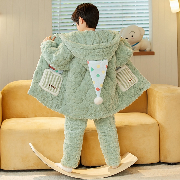 91家纺网 家纺一手货源 找家纺 （总）洛兰沙家居馆 2025新款蜡笔小新儿童睡衣男童秋冬季加厚款男孩珊瑚绒三层夹棉冬款家居服