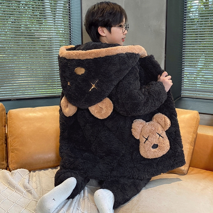 91家纺网 家纺一手货源 找家纺 （总）洛兰沙家居馆 2025新款蜡笔小新儿童睡衣男童秋冬季加厚款男孩珊瑚绒三层夹棉冬款家居服