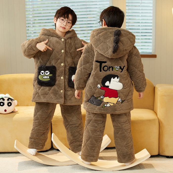 91家纺网 家纺一手货源 找家纺 （总）洛兰沙家居馆 2025新款蜡笔小新儿童睡衣男童秋冬季加厚款男孩珊瑚绒三层夹棉冬款家居服