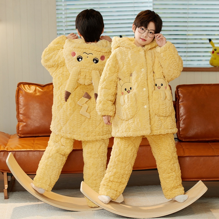 91家纺网 家纺一手货源 找家纺 （总）洛兰沙家居馆 2025新款蜡笔小新儿童睡衣男童秋冬季加厚款男孩珊瑚绒三层夹棉冬款家居服